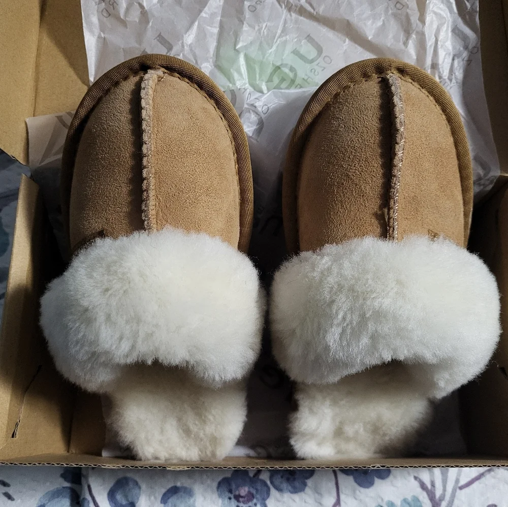 UGG Australia OZSHEPHERD Double Face Sheepskin Girls Slippers (Disquette) - Picture 3 of 11